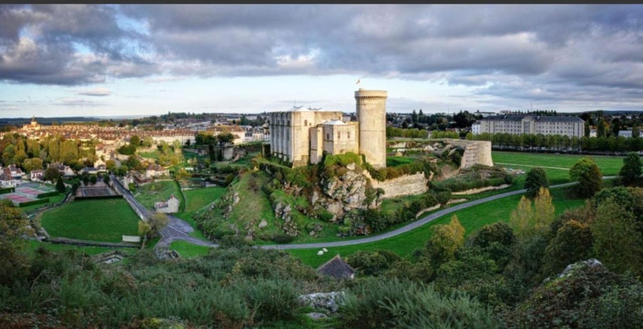La Chambre Des Remparts Falaise  Kültér fotó